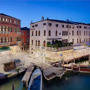 **** Hotel Nh Santa Lucia Italia
