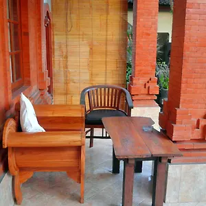  Guest house Yumi House Indonesia